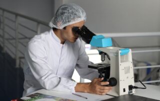 4 Reasons Why You Can Trust R Courier with Your Medical Delivery